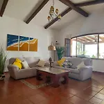 Volkkanrentals Cactus Villa *